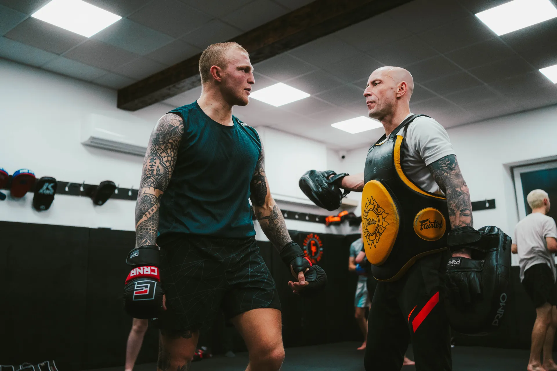 Mason Jones Claims Redemption with Bloody Fight of the Night Win at UFC London